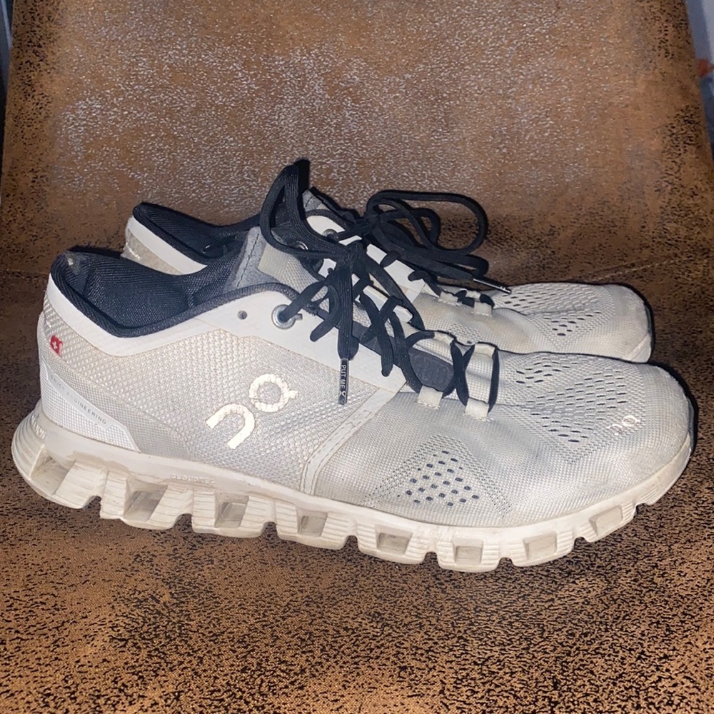 On Cloud Running Sneaker